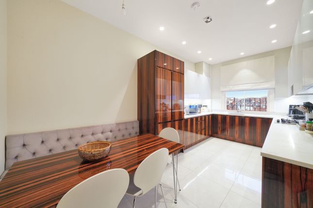 Bayswater W2 4 bed apartment for sale