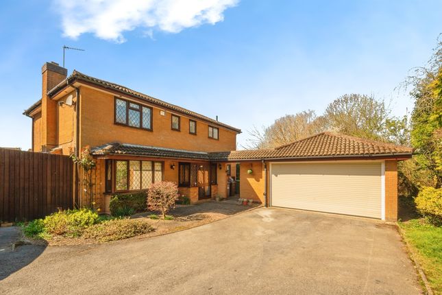 4 bed detached house