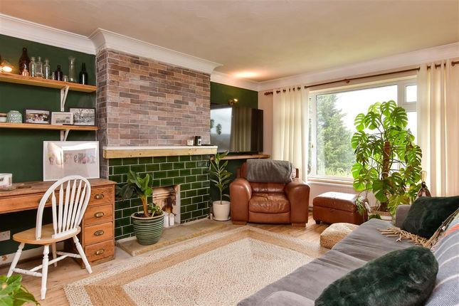 3 bed semi-detached bungalow