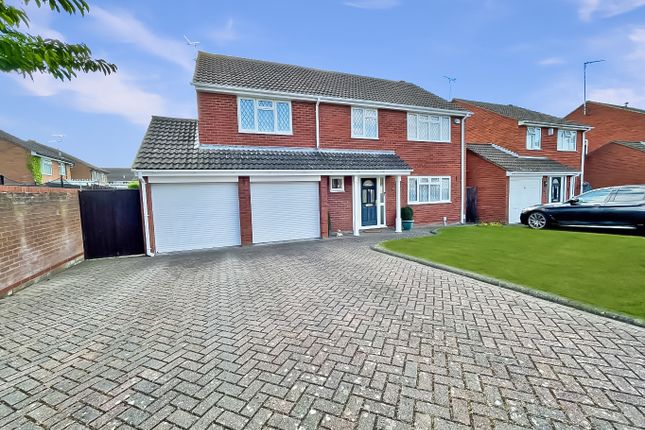 Blakeney Drive, Luton, Bedfordshire... 5 bed detached house for sale
