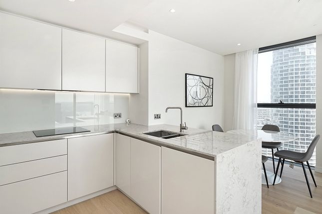 Hampton Tower, South Quay Plaza, E14 2 bed apartment for sale