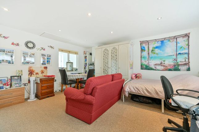 Tolworth Close, Surbiton, KT6 Studio for sale