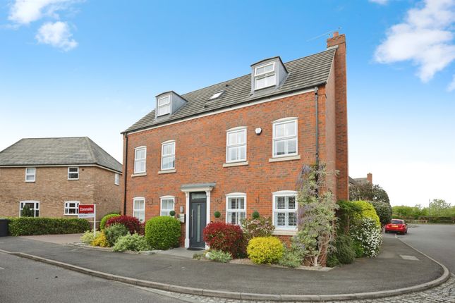 5 bedroom detached house for sale