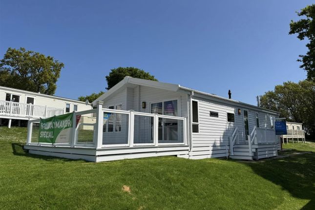 Nodes Point Holiday Park, Ryde PO33 3 bed mobile home for sale