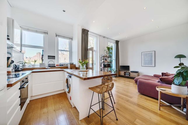Mount Nod Road, Streatham, London, SW16 2 bed flat for sale