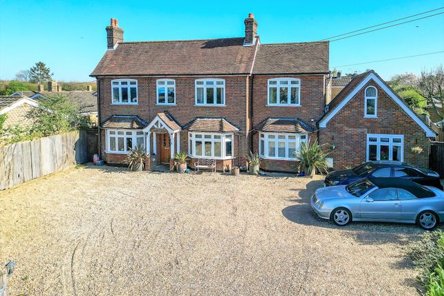 Pond Approach, High Wycombe HP15 5 bed detached house for sale