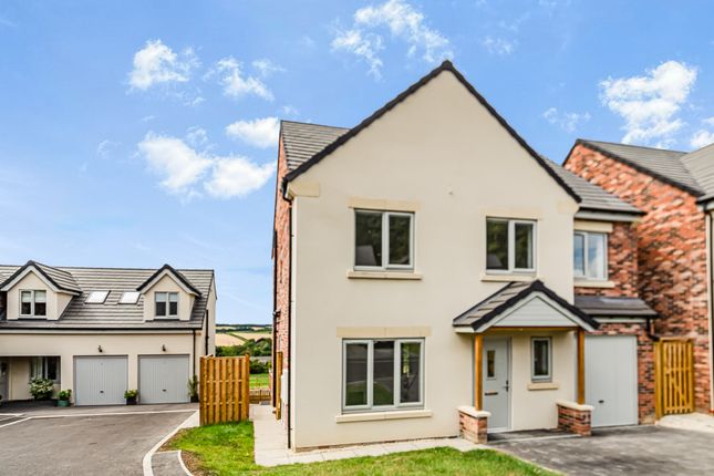 5 bed detached house