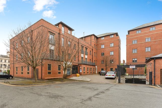 3 bed flat