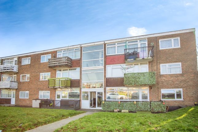 3 bedroom flat for sale