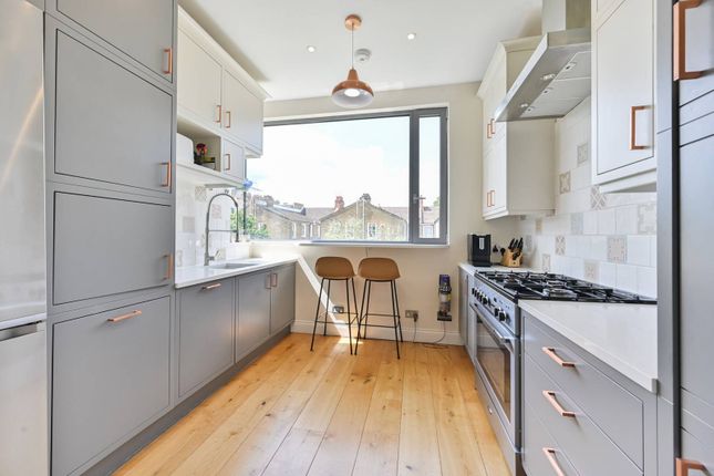 4 bed flat