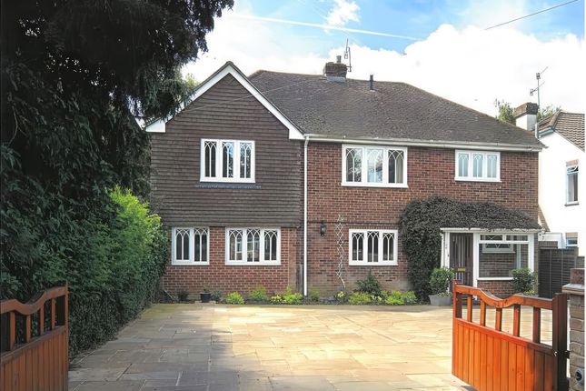 5 bed detached house