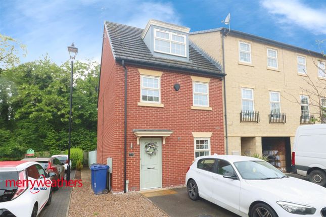 3 bedroom town house for sale