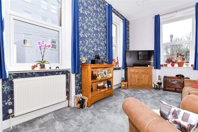 2 bedroom ground floor flat for sale