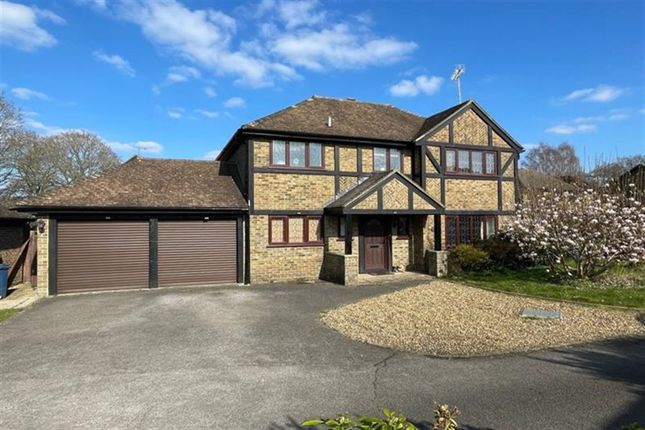 Church Crookham, Fleet GU52 4 bed detached house for sale