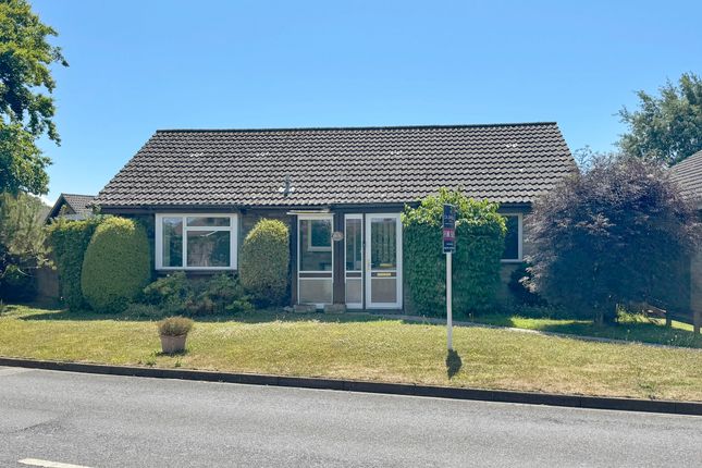 Oak Gardens, Everton, Lymington SO41 3 bed detached bungalow for sale