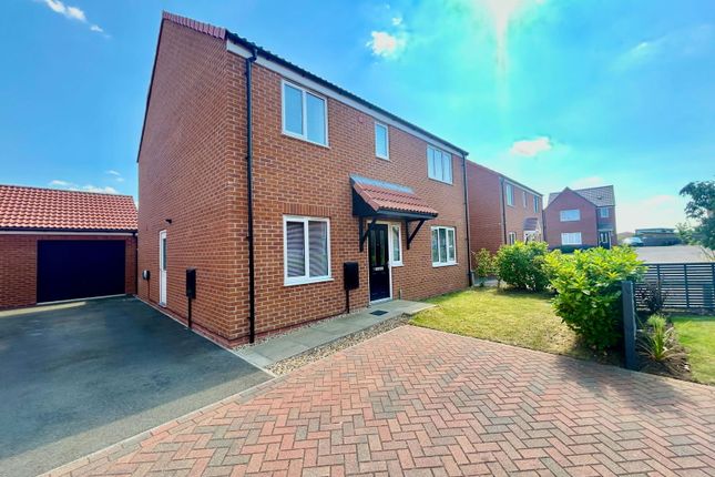 11 Theodore Close, Peterborough PE2 4 bed detached house for sale