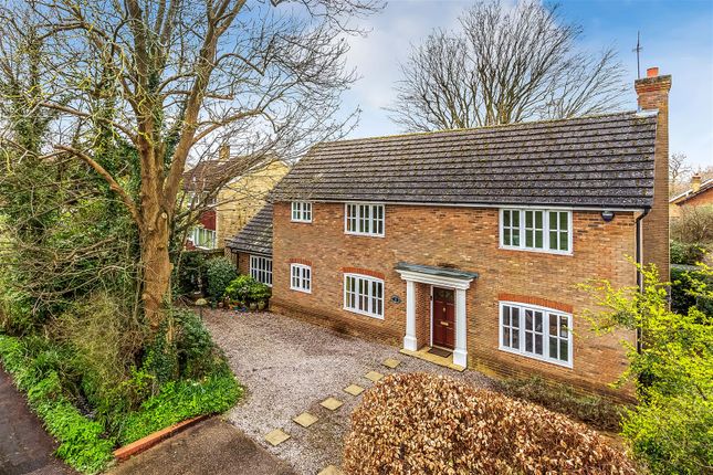 WOODFIELD, ASHTEAD, KT21 4 bed house for sale