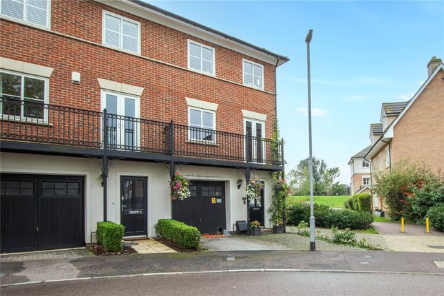 Mowbray Close, Epping, Essex, CM16 3 bed end of terrace house for sale