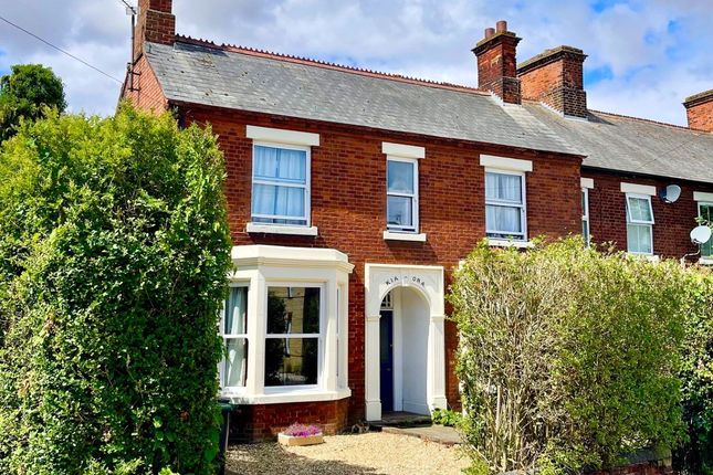 4 bedroom end of terrace house for sale