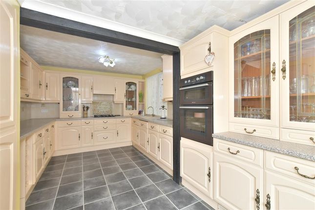 4 bed property