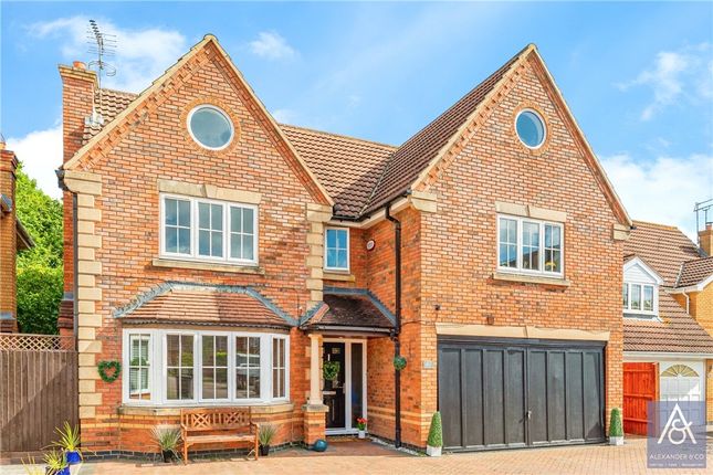 6 bedroom detached house for sale