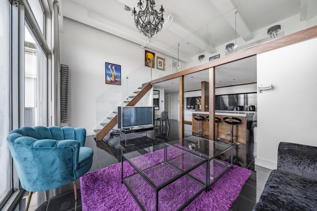 Peterborough Road, Fulham, London, SW6 3 bed penthouse for sale