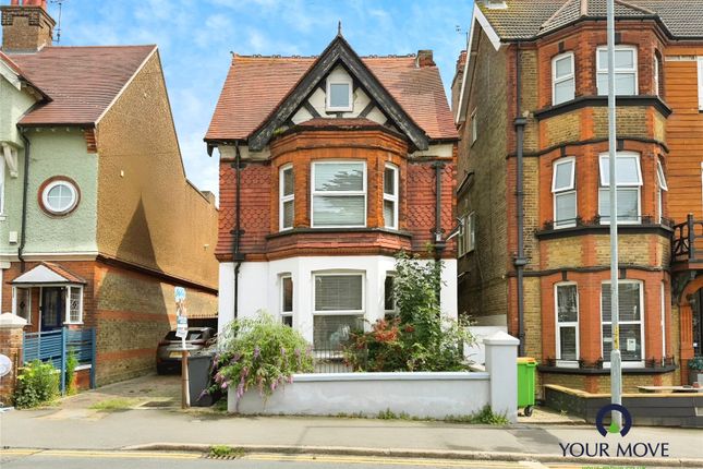 Queens Road, Kent CT10 2 bed flat for sale