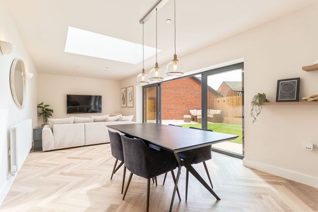 Dolomite Close, Newport, NP19 5 bed detached house for sale
