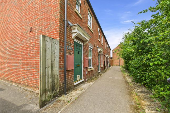 Wixon Path, Aylesbury HP19 2 bed end of terrace house for sale