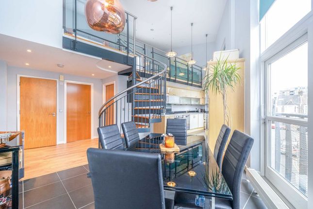 3 bedroom flat for sale