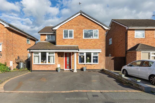 4 bed detached house