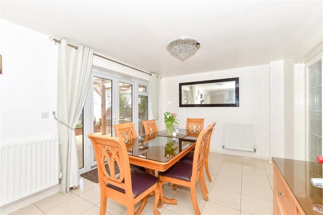 4 bed detached house