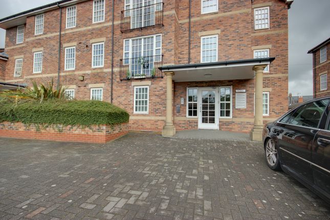 2 bedroom ground floor flat for sale