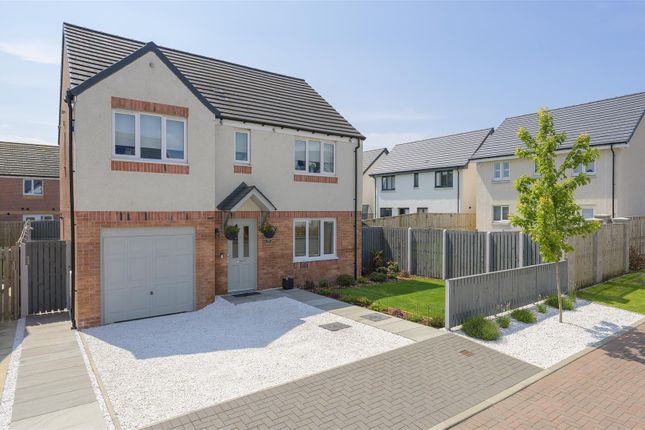 19 Reid Place, Dunfermline 5 bed detached house for sale