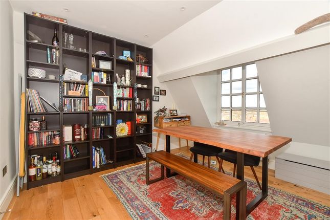 2 bed flat