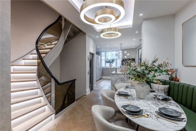5 bedroom terraced house for sale