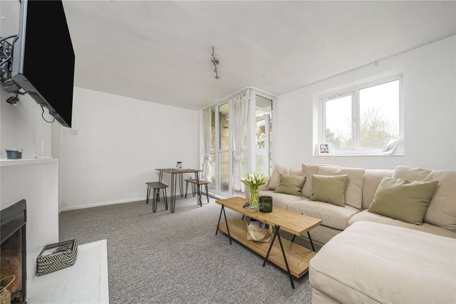 Hayward Gardens, London, SW15 3 bed apartment for sale