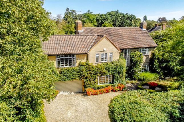 6 bedroom detached house for sale