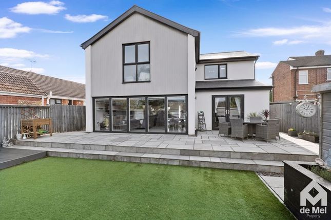 4 bed detached house
