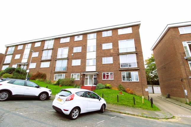 The Larches, Luton 2 bed flat for sale