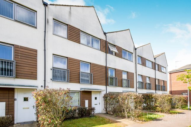 6 bedroom town house for sale