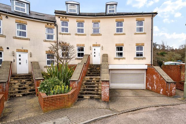 Hillcrest Court, 16 Queens Road... 2 bed penthouse for sale