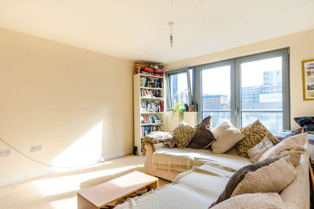 Biggerstaff Road, Stratford, London, E15 1 bed flat for sale