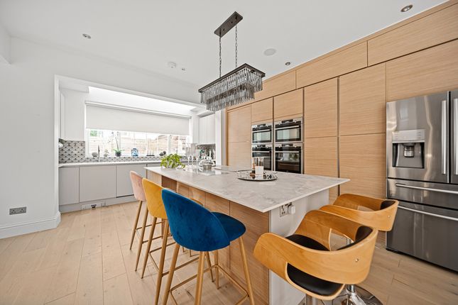 7 bed detached house