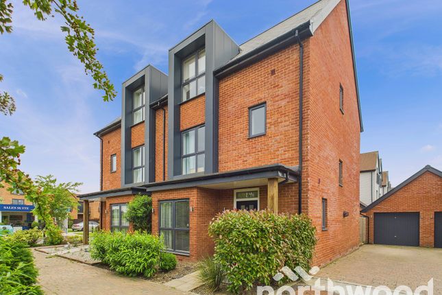 Lakeview Gardens, Chilmington Lakes... 4 bed semi