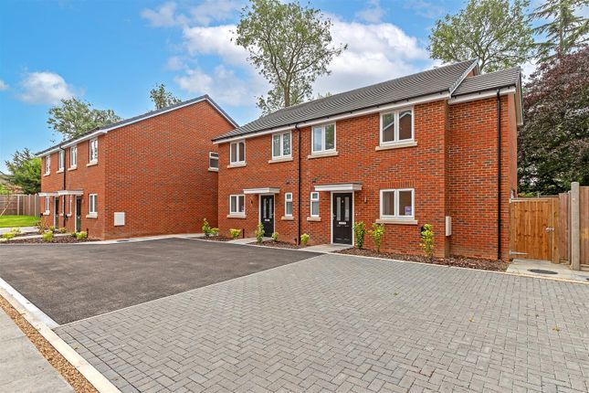 Oakwood Road, Bricket Wood, St. Albans 4 bed semi