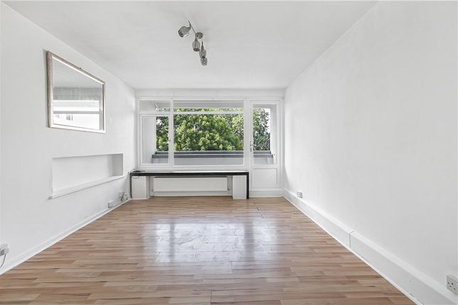 Tangley Grove, London, SW15 2 bed apartment for sale