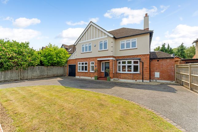 5 bed detached house