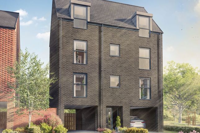 5 bed detached house