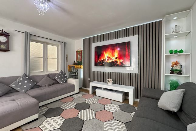 3 bed semi-detached house